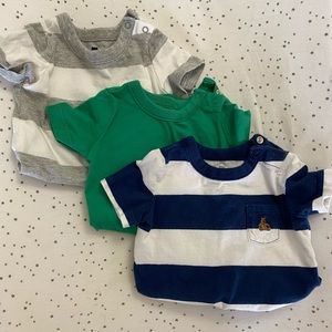 Gap tee shirt-sleeve onesies. Set of 3. 0-3 M.